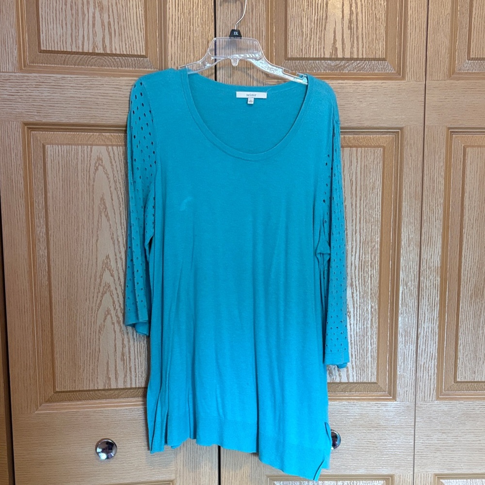 Women's Teal Top